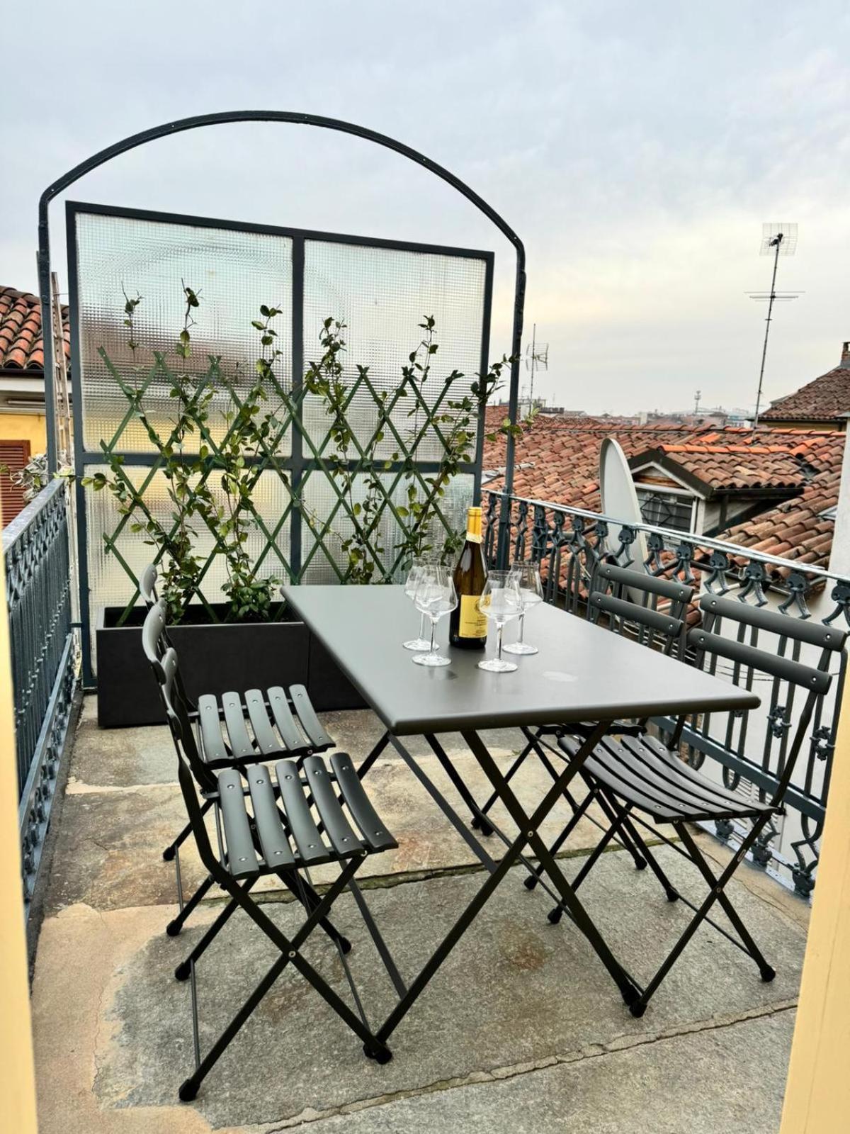 Le Tre Ca', Ca' Cecilia, Ca' Nina, Ca' Vittoria Appartement Asti Buitenkant foto